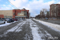 Уборка снега в Железнодорожном районе. Екатеринбург 