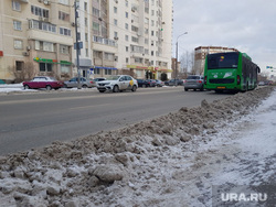 Уборка снега в Ленинском районе. Екатеринбург, улица фурманова