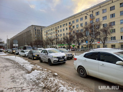 Уборка снега в Октябрьском районе. Екатеринбург , улица луначарского