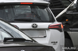 Автомобиль Тойота Рав-4 на улицах города. Екатеринбург, toyota, тойота, автомобили, рав-4, rav-4
