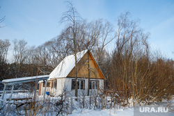 Озеро Шарташ зимой. Екатеринбург, домик, шарташ