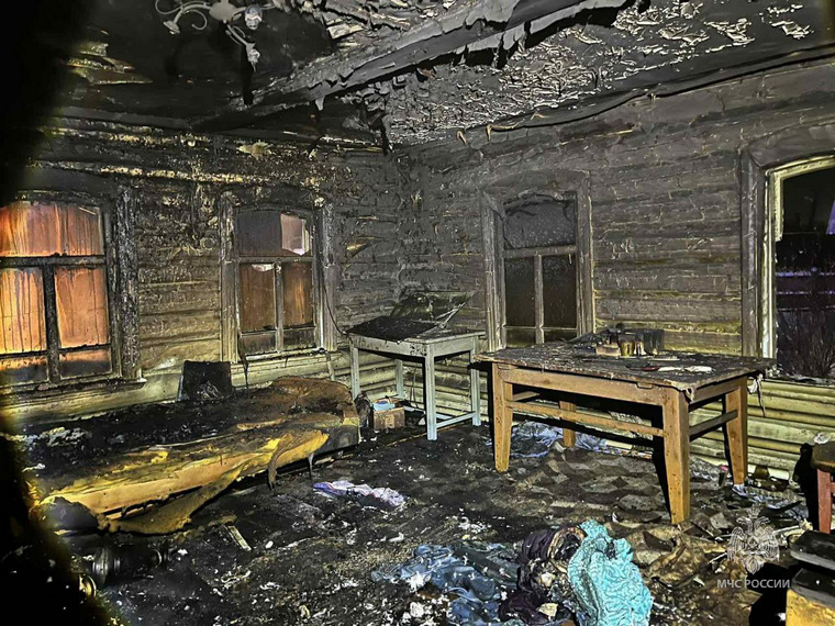 Причиной пожара стало неосторожное обращение с огнем