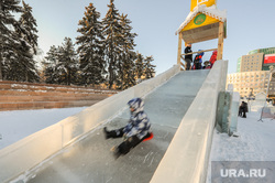 Ледовый городок. Челябинск, ледовый городок, горка