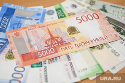 Процесс вакуумизации предметов для Капсулы времени. Екатеринбург
