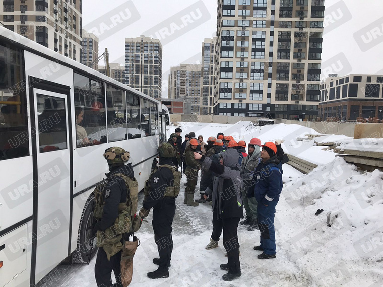 17 человек доставили в отдел полиции