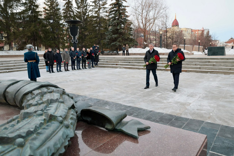 Губернаторы почтили память Героев