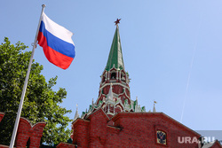 Виды Московского Кремля, здание МИД РФ и уличная фотография. 28 июня 2024., флаг россии, кремль, кремль москва