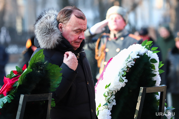 Возложение венков к памятнику маршалу Жукову. Екатеринбург