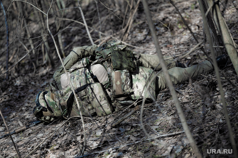 Военно-тактическая подготовка гражданского населения на полигоне. Пермь, тренировка, противостояние, раненый, убийство, лес, смерть, убитый, ранение, война, подготовка, конфликт, вооруженные силы, тайга, зеленка, вооруженные люди, вооруженный человек, оглушение, весна, солдат, Гибель, мобилизация, сво, военный