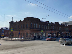 Сейчас уже трудно представить себе, что в этом здании бандиты планировали свои преступления