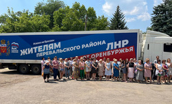 Оренбуржцы фурами слали помощь в Перевальский район