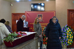 Проститься с Молчановой пришли многие. Например, омбудсмен Татьяна Мерзлякова