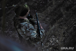 Военно-тактическая подготовка гражданского населения на полигоне. Пермь, тренировка, автомат калашникова, противостояние, боевики, оружие, вооружение, война, подготовка, ак, конфликт, вооруженные силы, бойцы, вооруженные люди, вооруженный человек, весна, солдат, мобилизация, вс рф, сво, наемники, военный, бойцы сво, ак 74