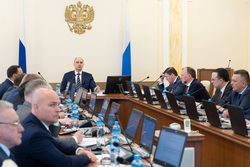 О том, как проходят заседания, Паслер отчитывается в своем telegram-канале