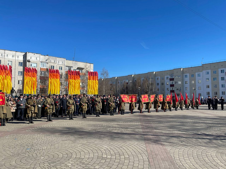 Площадь у Мемориала славы в Сургуте