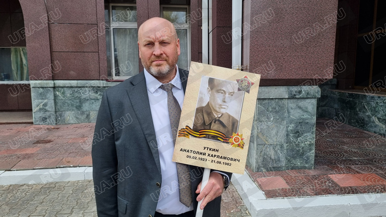 Анатолий Уткин поделился с журналистом агентства историей своего героического деда