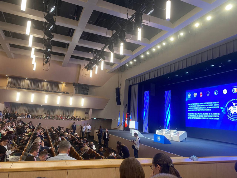 Зал в Культурно-деловом центре Перми заполнен