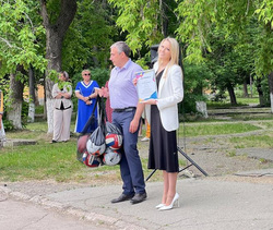 В Коркино открылся сезон трудовых отрядов и детских лагерей. Торжественную линейку посетила Яна Лантратова