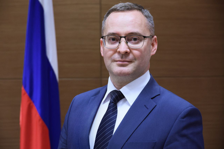 Василию Догдаеву 42 года