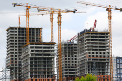 Несмотря на низкие продажи, стоимость новостроек в Тюмени растет