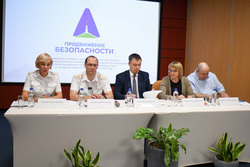 Пресс-конференция, посвященная безопасности пешеходов на дорогах в Тюмени