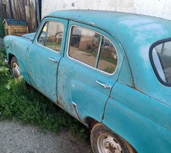 «Москвич-407» 1960 года выпуска продается за 60 тысяч рублей.