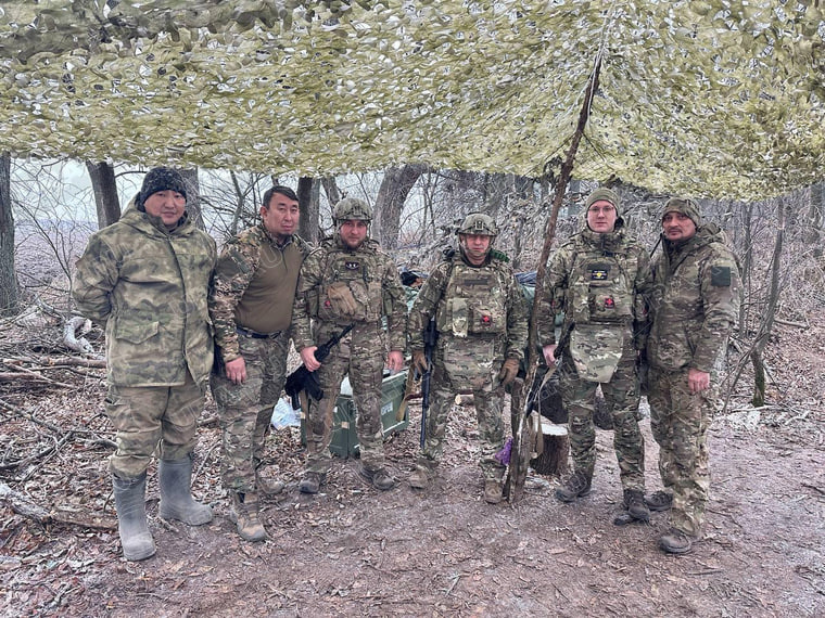 Товарищи не оставили своего командира и остались с ним до конца