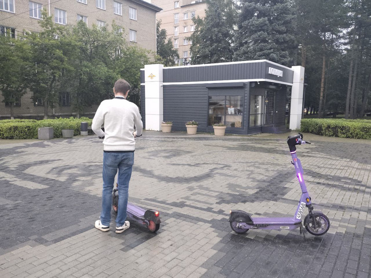 Когда мы решили покататься, пошел дождь, но кататься можно в разных условиях, главное — соблюдать правила