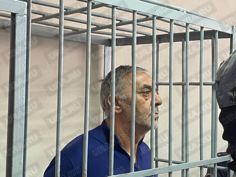 Бакир Сафаров не выглядел в суде растерянным, но просил обезболивающее лекарство