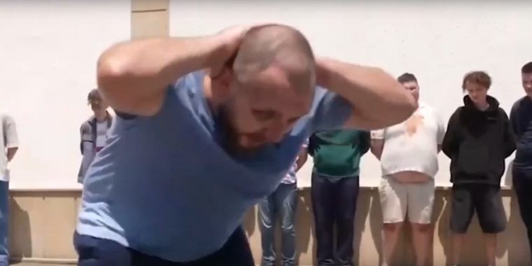 Александр Вайсеро среди задержанных