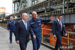 Владимир Путин во время посещения Магнитогорского металлургического комбината. Магнитогорск
