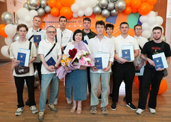 Сотни выпускников получили востребованные специальности