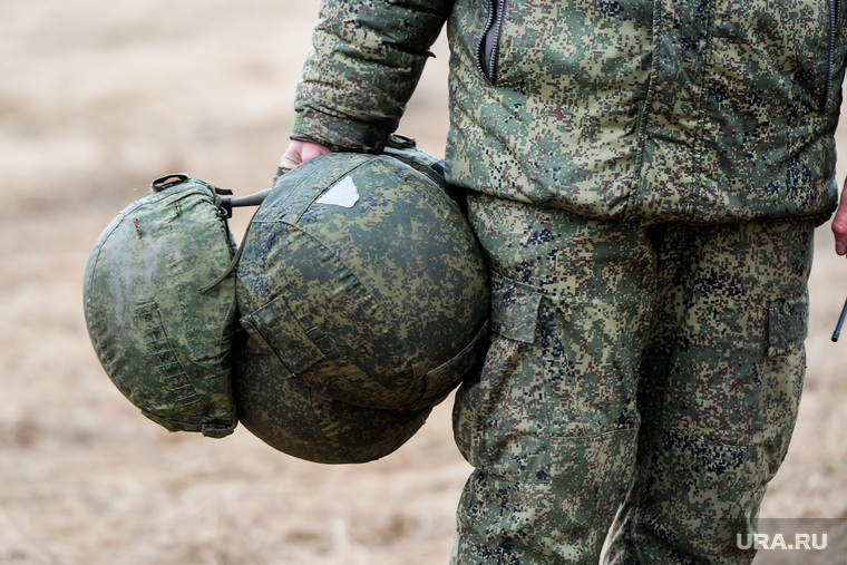 Боевое слаживание мобилизованных на Чебаркульском полигоне ЦВО. Челябинская область, каска, учения, армия, военные, солдаты, оружие, вооружение, война, каски, бойцы, боевые действия, полигон, сво, боевое слаживание