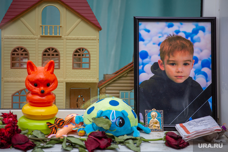 Детский сад № 546, гараж и дом № 21 на улице Симферопольской. Екатеринбург, бобиев далер