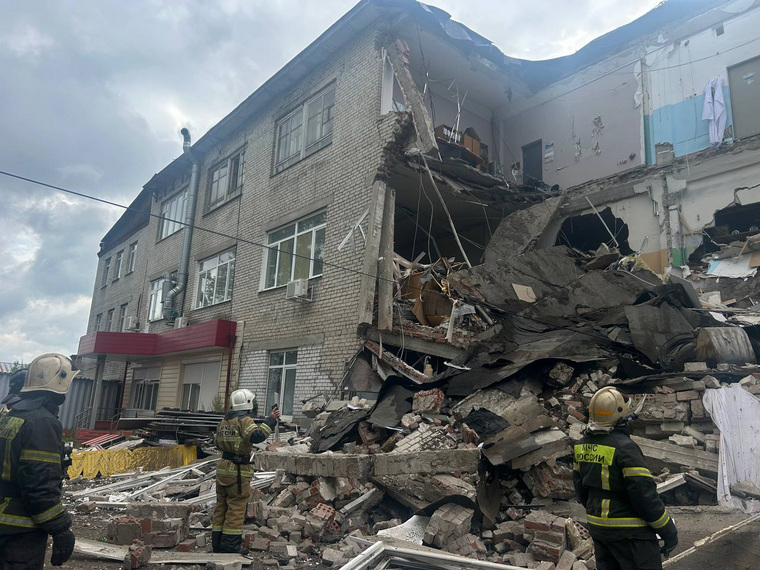 Пока непонятно, есть ли пострадавшие в обрушении