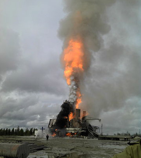 Пожар на ямальском промысле «Газпрома» продолжается. Для его ликвидации прибудет оборудование из Москвы