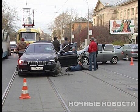 Новости е1 в екатеринбурге. Стрельба на улицах Екатеринбурга. Стрельба в центре Екатеринбурге. Перестрелка на Малышева мира. Перестрелка на Заставной в Тольятти черная БМВ.