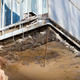 В городе ХМАО обрушились балконы жилого дома. Видео