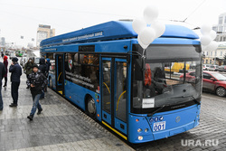 В Екатеринбурге испытали новый электробус. Внутри — USB-подзарядка, Wi-Fi и валидаторы
